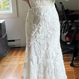 Watters Ivory Floral Lace Gown Size 6